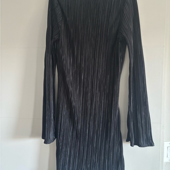 Fashion Nova Black with gold accents piece Ribbed Long Sleeve Sheath Dress - Picture 5 of 5